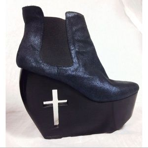 Grey City wedge metallic booties